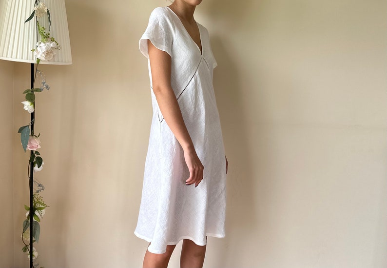 Linen short sleeves nightgown, bias cut image 8