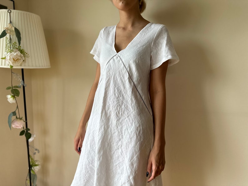 Linen short sleeves nightgown, bias cut image 5