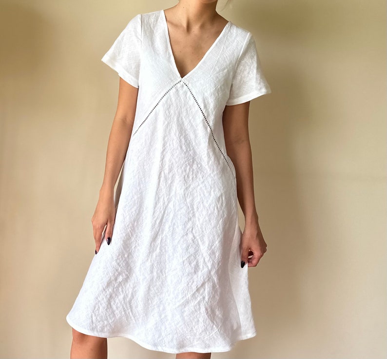 Linen short sleeves nightgown, bias cut image 3