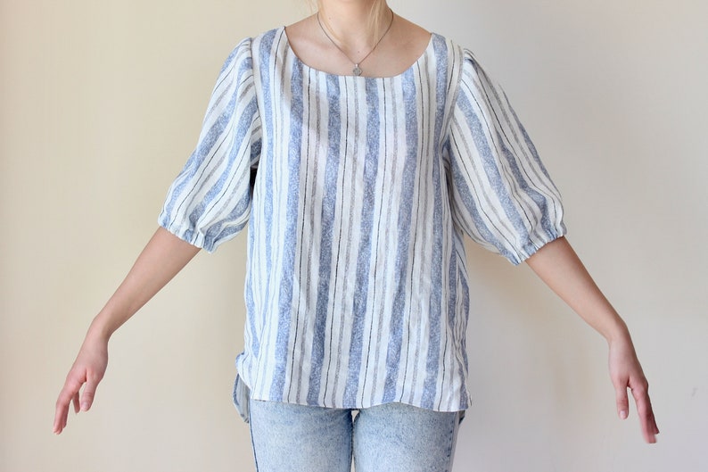 Softened linen blouse with short sleeves and round collar. image 3