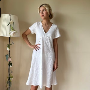 Linen short sleeves nightgown, bias cut image 4