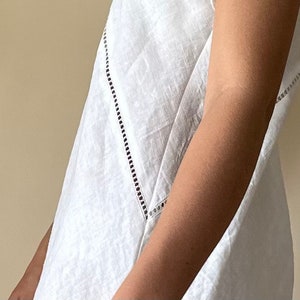 Linen short sleeves nightgown, bias cut image 2