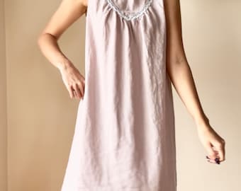 Linen nightgown with laces