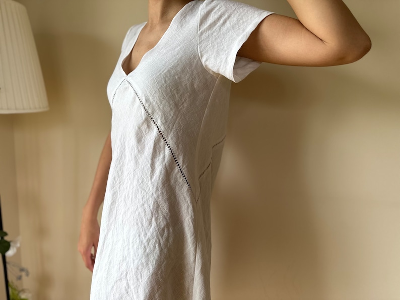 Linen short sleeves nightgown, bias cut image 7