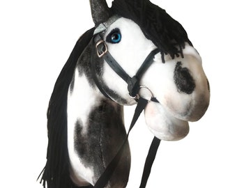 Realistic pinto hobby horse black and white for kids | Hobbyhorse on stick