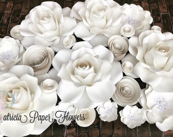 24 PAPER FLOWERS PASTEL TONES WiTH TACKS FREE SHIPPING NEW IN PACKAGE