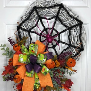 Halloween grapevine wreath with spider web, spider web Halloween wreath, Halloween wreath with spider, pink and black spider wreath