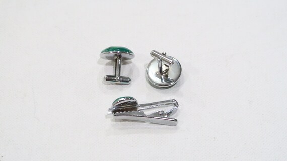 Vintage bright green cufflinks and tie clip - image 5