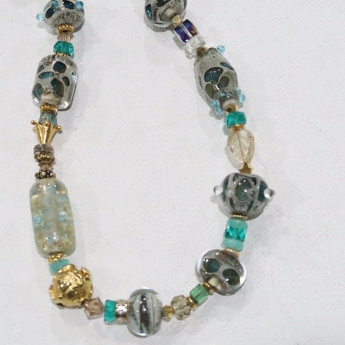 Super pretty blue murano glass bead necklace with shops toggle clasp