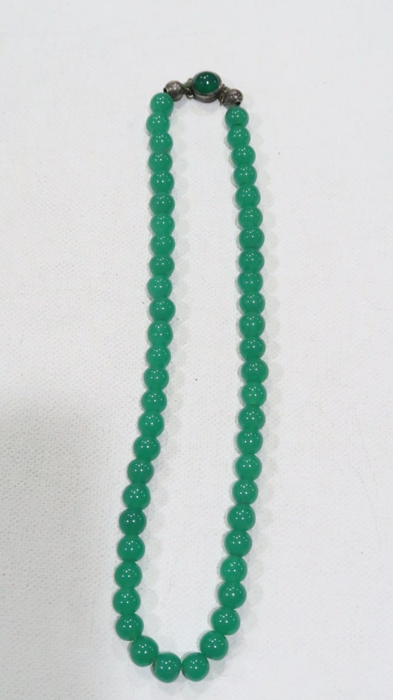 Vintage vibrant  green onyx sterling clasp beaded… - image 2