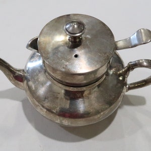 Vintage silver plated tea pot