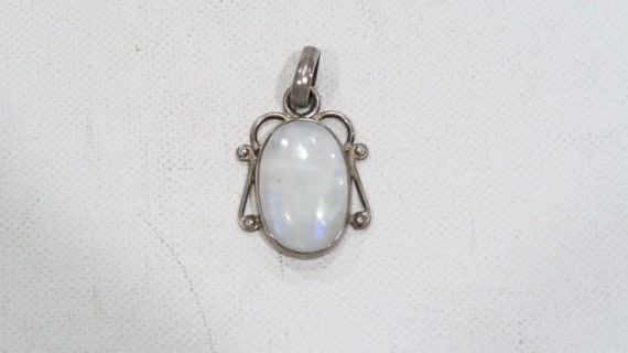Beautiful sterling oval moonstone pendant - image 7
