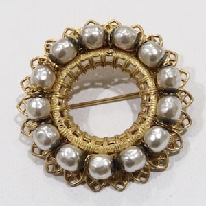 1950s Miriam Haskell rare Haskell pearls gold filigree wreath brooch restrung