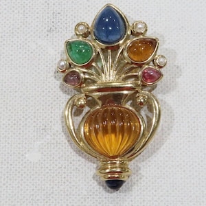 Vintage Italian designer Ultima Edizione rare flower pot brooch set with carved glass cabochons