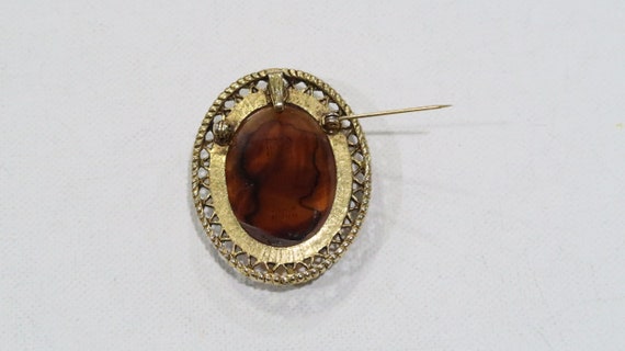 Victorian tortoise shell cameo pendant/brooch - image 8