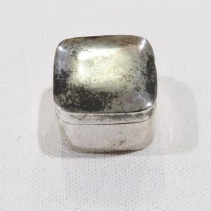 Vintage Taxco 925 Mexico TD-116 small sterling pillbox