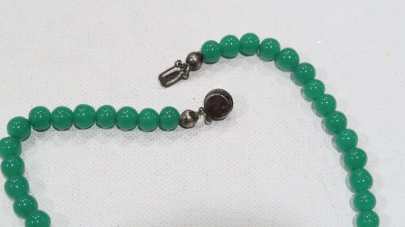 Vintage vibrant  green onyx sterling clasp beaded… - image 7