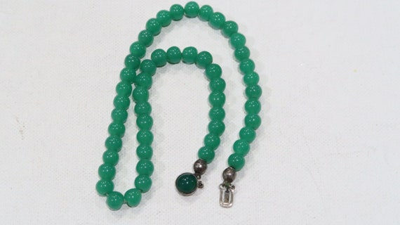Vintage vibrant  green onyx sterling clasp beaded… - image 1