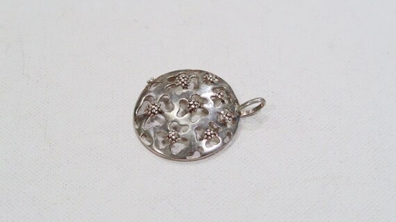 Sterling silver cutout flowers round/circle penda… - image 3