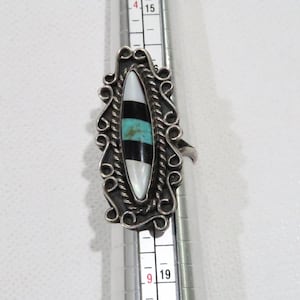 Vintage Zuni Sterling turquoise, black onyx, mother of pearl ring