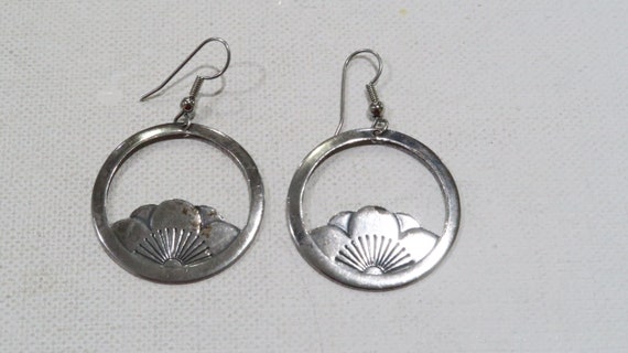 Vintage lotus flower silver earrings - image 2