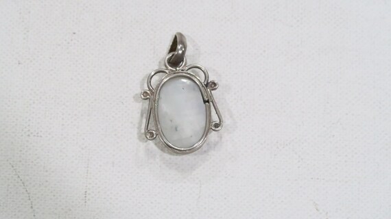 Beautiful sterling oval moonstone pendant - image 5