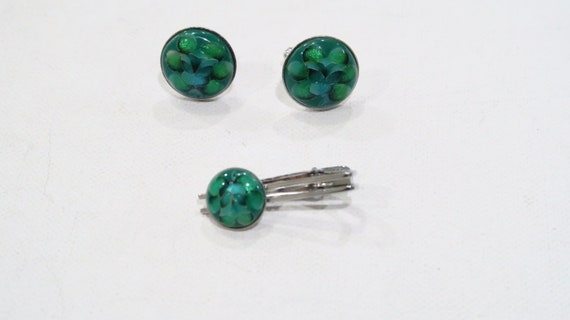 Vintage bright green cufflinks and tie clip - image 2