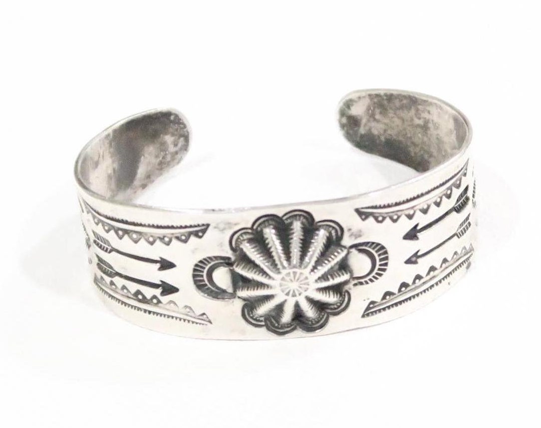 ブレスレット Numbering Navajo Symbol Cuff Bracelet #5950 5BSA090 Vintage Wide Navajo Silver Stamped Symbols Cuff Bracelet