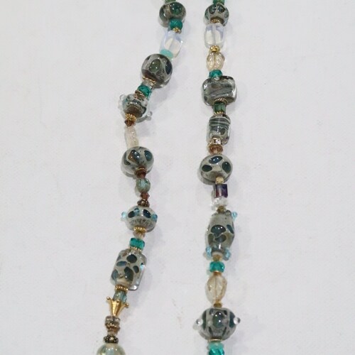 Super pretty blue murano glass bead necklace with shops toggle clasp