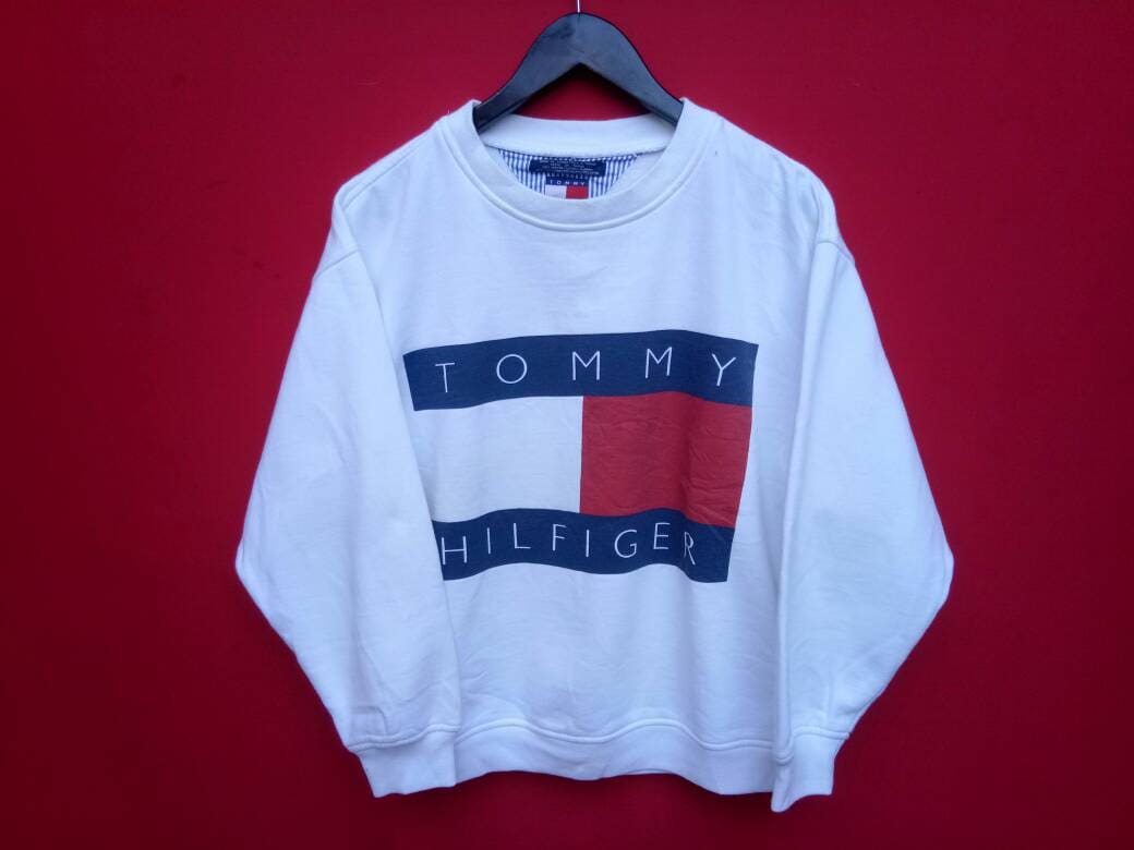 TOMMY HILFIGER Sweatshirt White Medium Vintage 90\'s Tommy Sailing Gear  Spell Out Pullover Streetwear Tommy Jeans Sweater Size M - Etsy