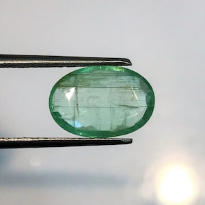 COLOMBIAN EMERALD | 3.53 Carats Rich Light Green Color Sparky Luster Fine Quality Natural Colombian Emerald | Genuine Colombian Emerald.