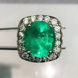 Colombian EMERALD & DIAMOND Ring| 13.34 Carat AAA+++ Fine Quality Natural Colombia Emerald And 4.70 Carats Diamond Studded in a Vintage Ring