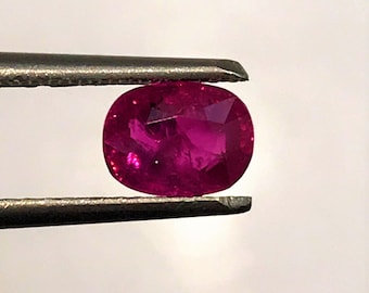 Natuurlijke BIRMESE RUBY | 0.82 Karaat Rich Red Color Sparky Luster AAA+++ Fine Quality Natural No Heat Birmese Ruby | Echte Birmese Ruby.