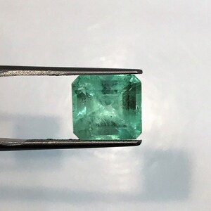 KOLUMBIANISCHER SMARAGD | 6,44 Karat Hellgrün Farbe Funkelnder Glanz AAA +++ Feine Qualität natürlicher kolumbianischer Smaragd, echter kolumbianischer Smaragd.