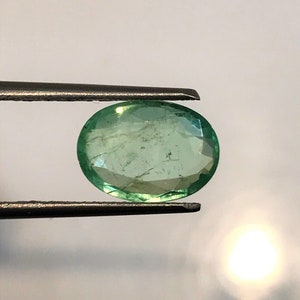 COLOMBIAN EMERALD | 2.57 Carats Rich Mint Green Color Sparky Luster AAA+++ Fine Quality Natural Colombian Emerald |Genuine Colombian Emerald