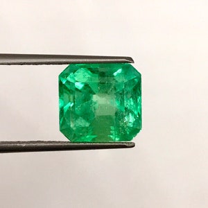 COLOMBIAN EMERALD | 6.97 Carats Rich Parrot Green Color Sparky Luster AAA+++ Fine Quality Natural Colombian Emerald | Genuine Emerald