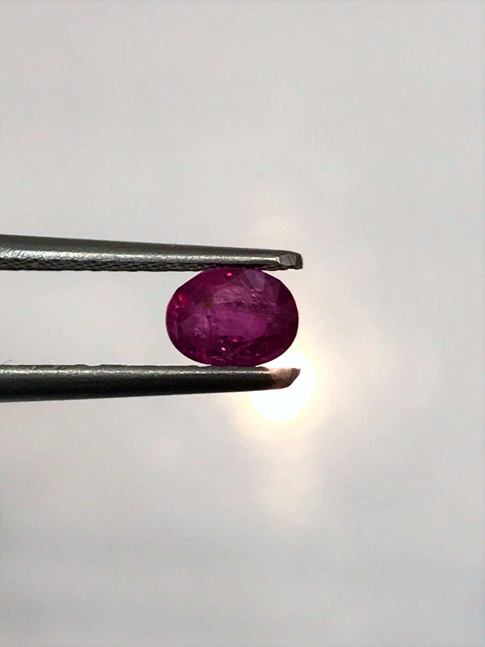 Natuurlijke BIRMESE RUBY | 0.67 Karaat Legendarische Rode Kleur Hoge Glans AAA+++ Fijne Kwaliteit Natuurlijke No Heat Birmese Ruby | Echte Birmese Ruby.