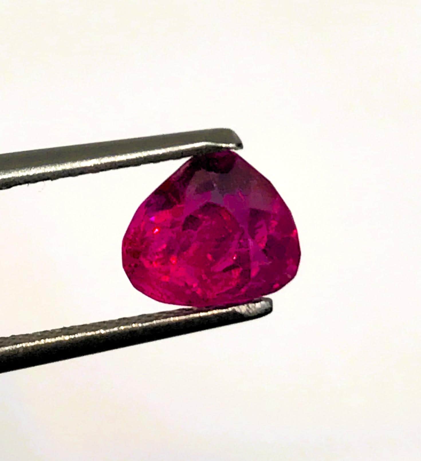 ZIRCONE NATURELLE BIRMANE NON TRAITÉE - 2,05 CARATS - PIERRE PRÉCIEUSE NEUVE SANS EMBALLAGE