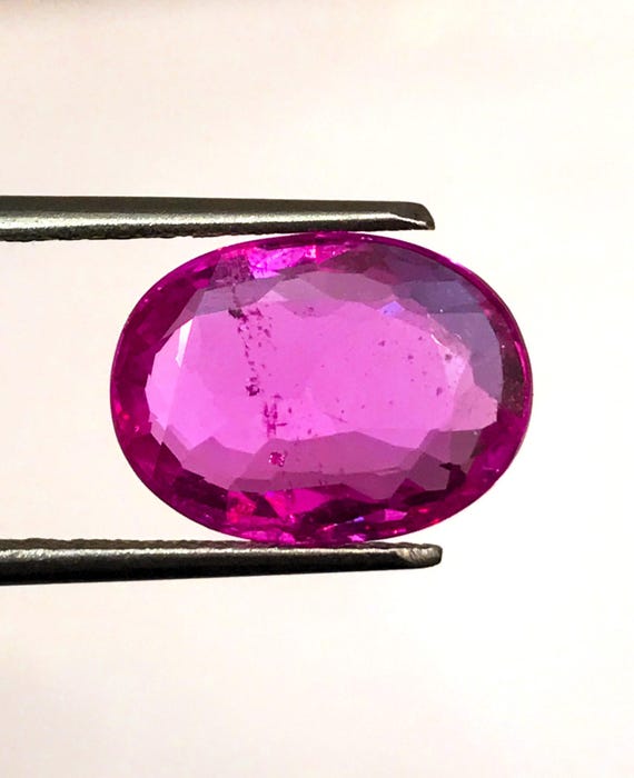 青*星様 お花の天然ピンクサファイアVintageリング　高発色！ビビットピンク 天然ピンクサファイア | 5.84カラット、鮮やかなピンク色、きらめく