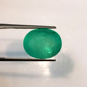 COLOMBIAN EMERALD | 12.40 Carats Dark Green Color High Luster AAA+++ Fine Quality Natural Colombian Emerald, Genuine Colombian Emerald.