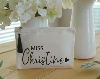 Personalized Makeup Bag with Tassel, Bridesmaid Makeup Bag, Custom Makeup Bag, Bridesmaid Gift, Name Makeup Bag, Customized Cosmetic Bag