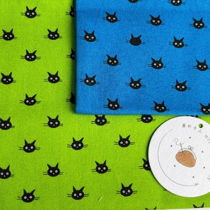 1163 # 【2 Bilder pro Set】 Süße schwarze Mini Katzen Kopf druckt Baumwollstoff / grün / blau / Made in Japan / 50 cm×110 cm / M