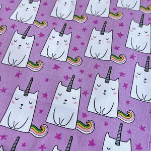 1354# schattige dromerige paarse Unicore kat met regenboogstaartpatroon katoen / kattenliefhebber / stof voor kinderen / 45 cm x 110 cm / riley blake-ontwerp/m