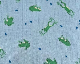 1009#  Cute Little Green Rainforest Frog Animal Pattern Cotton Fabric by Wonder Gift Collection / 50cm x 110cm / Made in Japan / M5