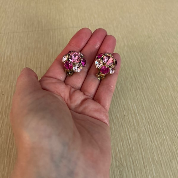 Gorgeous Weiss pink rhinestone clip-on earrings