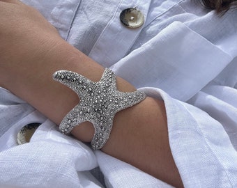 Pulsera de plata martillada con forma de estrella de mar: joyería bohemia de playa