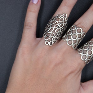 Antiek gehamerd zilveren statementring, verstelbare zilveren ring, boho-sieraden, handgemaakte boho-ringen, boho-chique ringen, westerse sieraden
