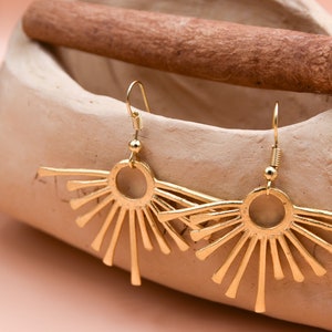 Minimalist Dangle Earrings, Sunshine Earrings in Gold, Sun Earrings in Gold, Celestial Earrings, Dangle Sun Earrings, Birthday gifts