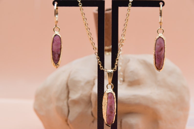 Pink Tourmaline Jewelry Set, Tourmaline Necklace, Tourmaline Earrings, Minimalist Gold Jewelry Set, Raw Gemstone Pendant, October Birthstone image 6