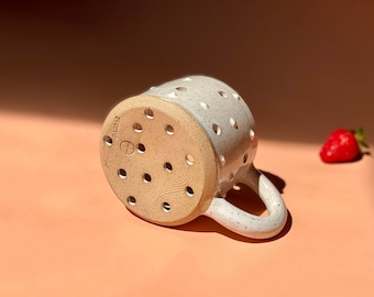 Single Serve Fruit Rinser. Breakfast Sized Berry Bowl w/ Handle. Handmade White Pottery Colander.